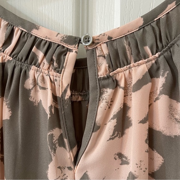 Simply Vera Tang Top - Khaki/Coral Peach.  Womens: XS - Picture 4 of 9